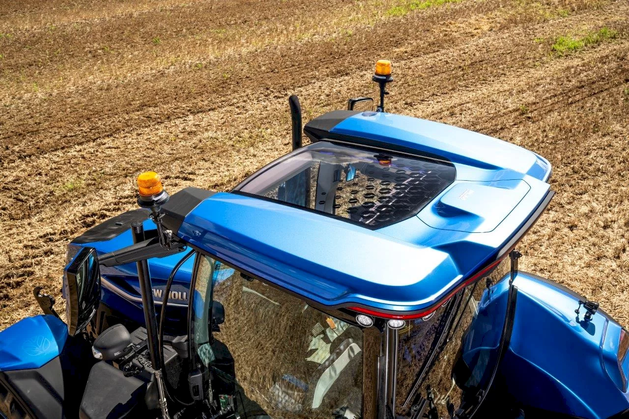 New Holland Agriculture debuts world's first LNG tractor